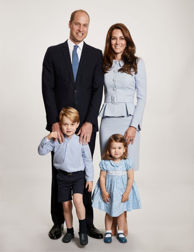 Britain's Prince William, Catherine, the Duchess of Cambridge and their two children Prince George and Princess Charlotte pose for a photograph at Kensington Palace for their 2017 Christmas card, London, Britain, December 18, 2017. Chris Jackson/Kensington Palace/Handout via REUTERS - ATTENTION EDITORS - THIS IMAGE WAS SUPPLIED BY A THIRD PARTY. NO RESALES.