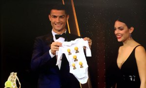 El momento más especial de Cristiano Ronaldo y Georgina Rodríguez en la gala del Balón de Oro (Fotos)