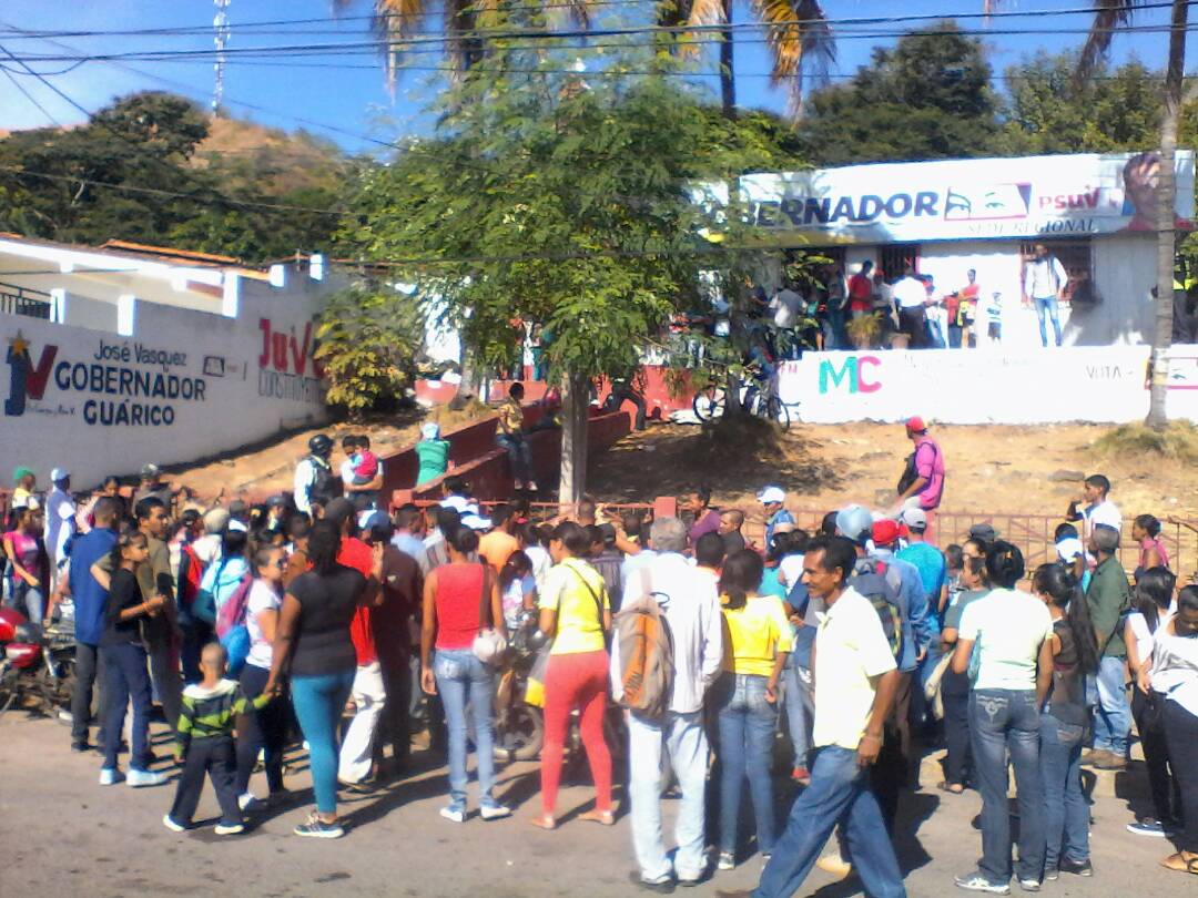 Protesta en Guárico para exigir los “tickets” ofrecidos por ir a votar este #10Dic (Fotos)