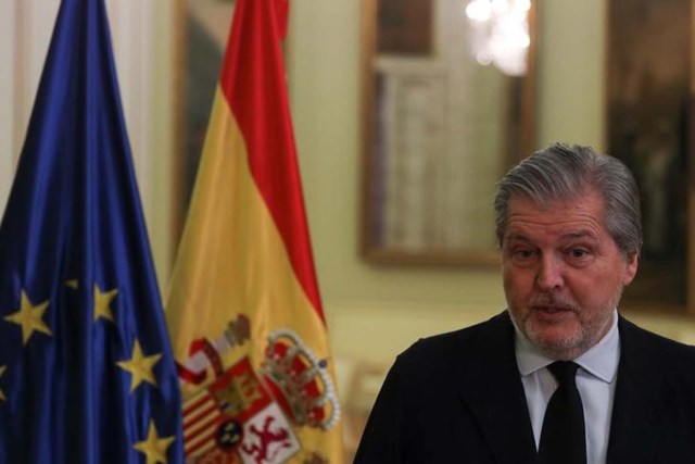 El vocero del gobierno español Iñigo Mendez de Vigo durante una entrevista con Reuters en Madrid, España el 28 de octubre de 2017. REUTERS/Sergio Perez