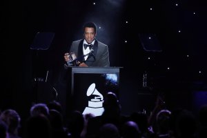 Jay-Z, estrella del día de los Grammy, es atacado por Trump
