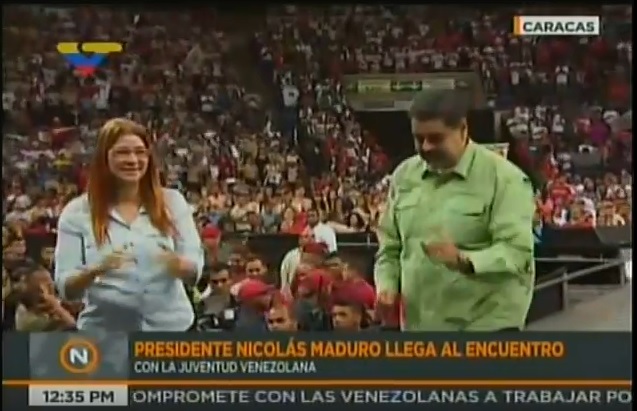 Mira como Maduro baila, mientras la crisis te muele y la inseguridad te azota (video)