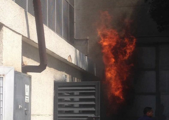 Foto: Incendio en la sede Diario La Verdad del Zulia  / @AloLetty