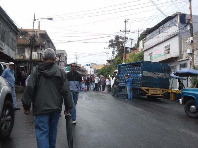 Foto: Protesta en El Junquito por falta de agua / Cortesía 