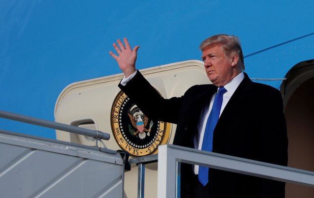 Trump a su llegada a Suiza (Foto Reuters)
