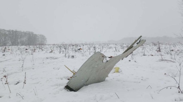 La vista del avión de corta distancia Antonov AN-148 se estrelló después de despegar del aeropuerto Domodedovo de Moscú, en las afueras de Moscú, Rusia, el 11 de febrero de 2018. REUTERS/Stringer  NO RESALES. NO ARCHIVES