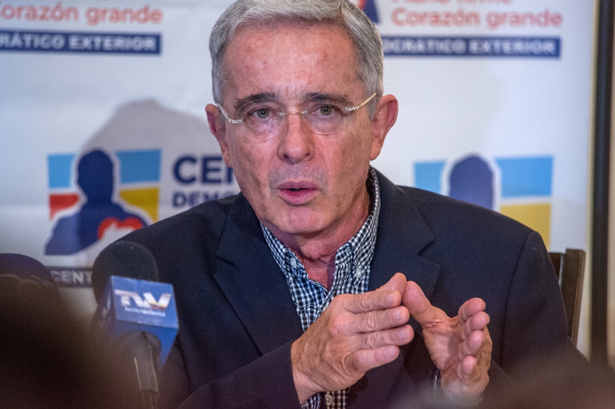 Uribe sobre el diálogo en Venezuela: Solo ha servido para fortalecer a la dictadura