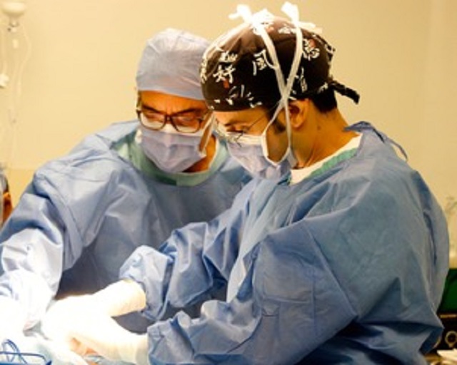 Cirugía oncoplástica de la mama conjuga tratamiento quirúrgico oncológico con el estético