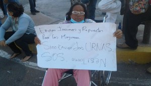 Nos estamos muriendo: Pacientes renales protestan por falta de tratamiento en el Zulia
