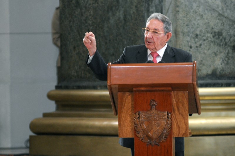 Raúl Castro sale pero el castrismo queda con Díaz-Canel en Cuba