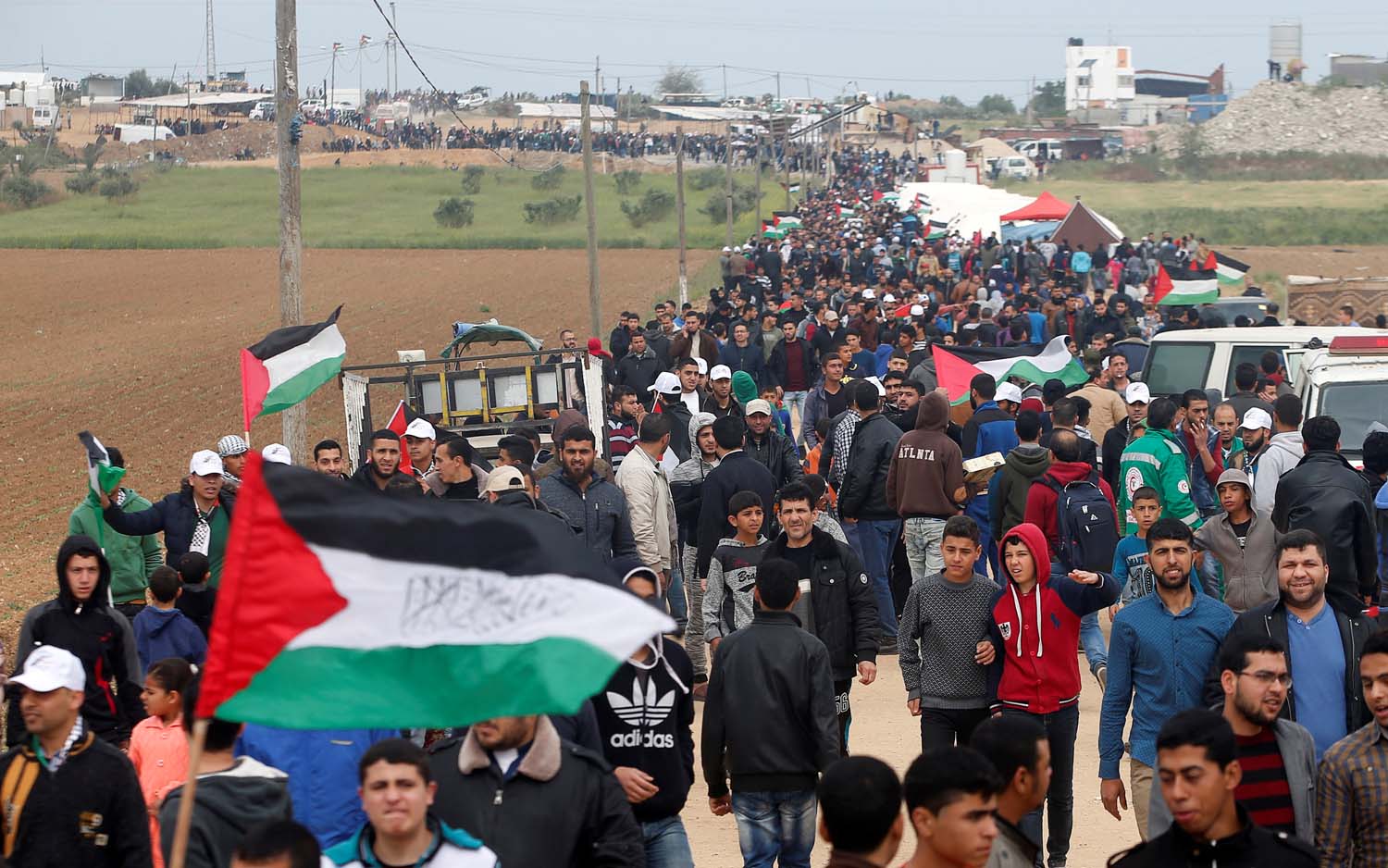Cinco palestinos muertos y 356 heridos en incidentes en la frontera de Gaza (Fotos)