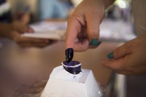 Cierran los colegios electorales en Paraguay, donde hoy se elige presidente