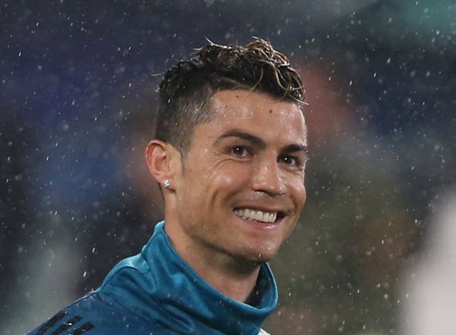 Soccer Football - Champions League Quarter Final First Leg - Juventus vs Real Madrid - Allianz Stadium, Turin, Italy - April 3, 2018   Real Madrid's Cristiano Ronaldo before the match    REUTERS/Tony Gentile