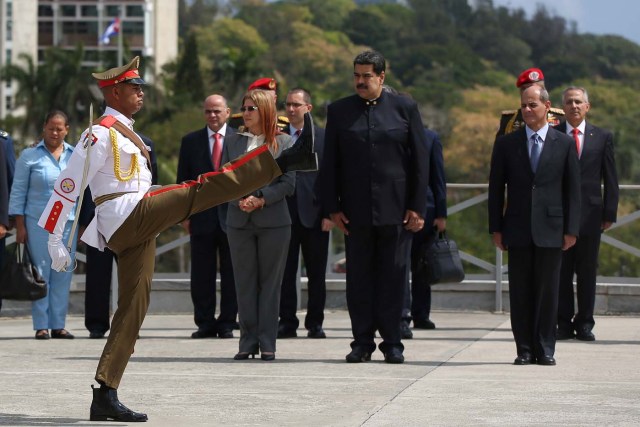 Venezuela's President Nicolas Maduro attends a wreath-laying ceremony the Jose Marti monument in Havana, Cuba April 21, 2018. REUTERS/Alexandre Meneghini