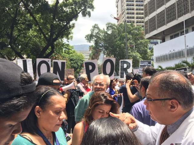 Foto: Protesta en el Hospital de Niños J. M. de los Ríos en Caracas / Steffany Carvajal - LaPatilla.com