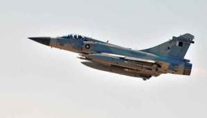 Emiratos  dice que cazas de Catar interceptaron un avión de pasajeros