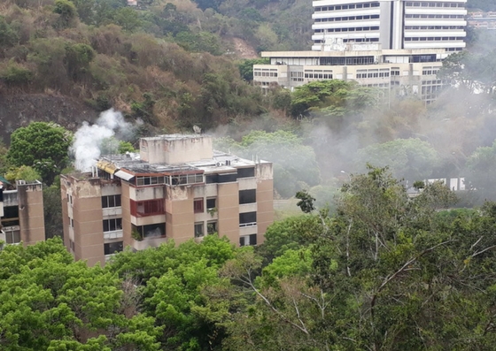 Foto: Reportan un incendio en un edificio de La Tahona / cortesía