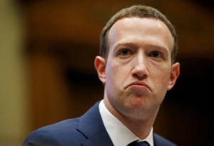 Pide 300 mil dólares: Hombre demandó a Mark Zuckerberg por dejarlo sin Facebook un mes