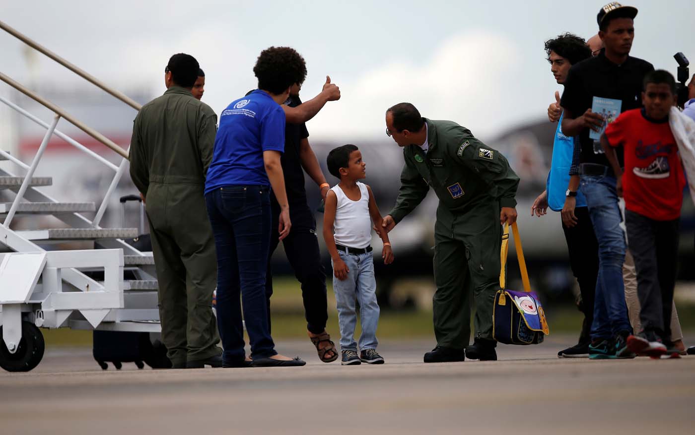 Fuerza Aérea brasileña traslada a migrantes venezolanos en medio de crisis (fotos)
