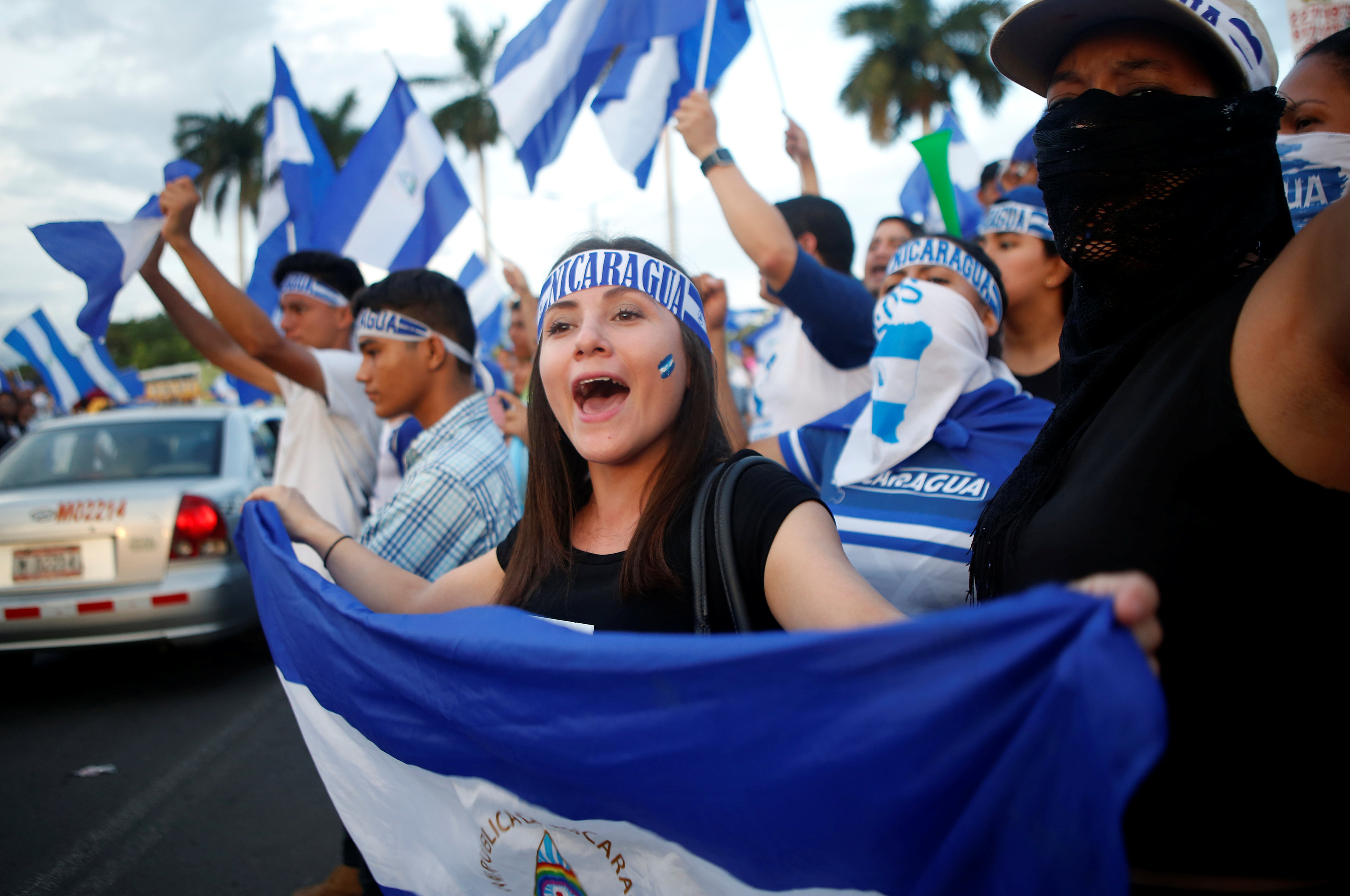 Estudiantes nicaragüenses reiteran que el diálogo es para quitar a Ortega
