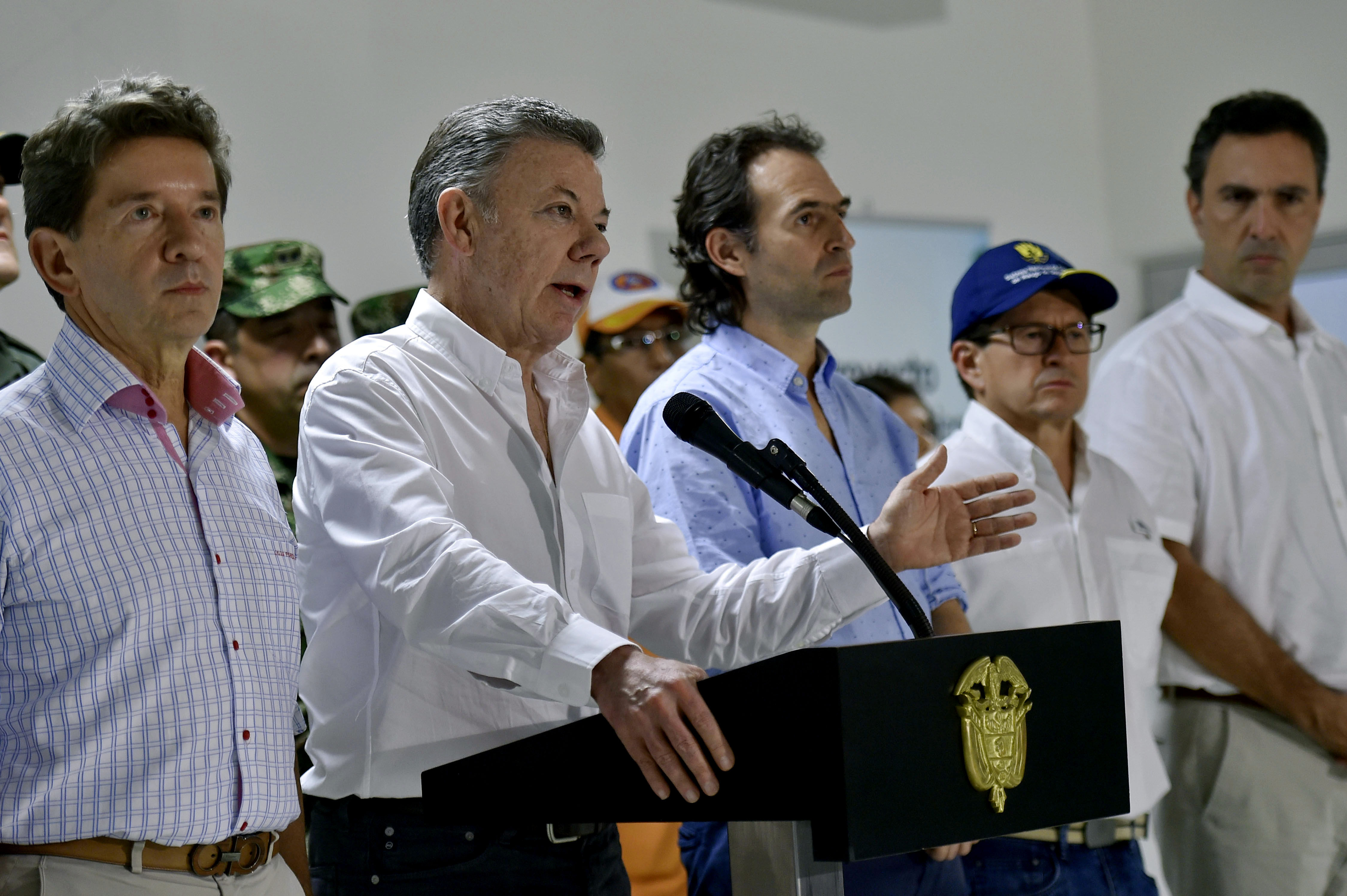 Santos dice que este miércoles terminará riesgo de una avalancha en hidroeléctrica