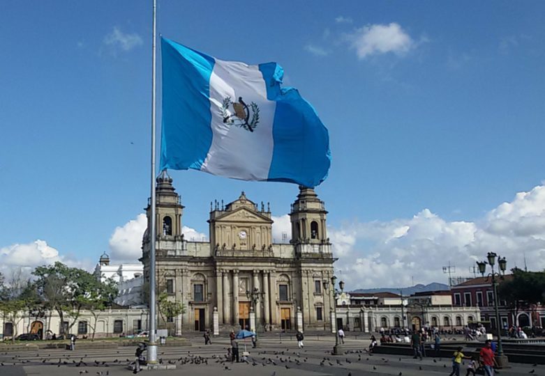 “Lucha frontal” contra extorsiones deja 33 detenidos en Guatemala