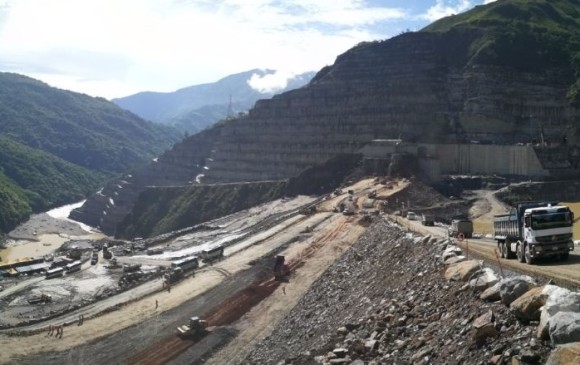 Colapso de hidroeléctrica causa emergencia en Antioquia (Video)