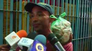 Pellejos es lo que puede comprar un venezolano para alimentar a su familia (Video)