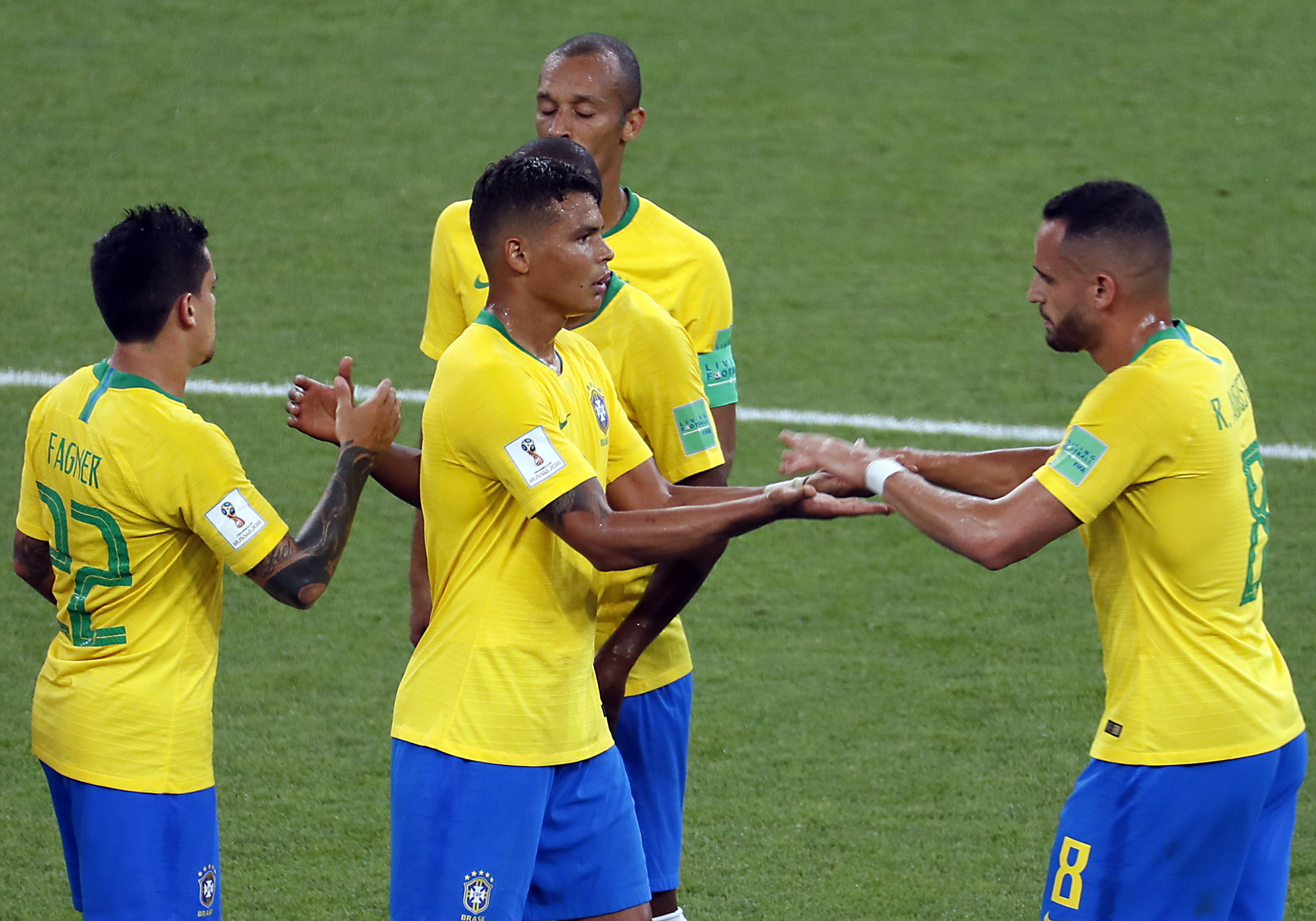 Brasil pasa a ser máximo favorito al título, según proyección del banco Itaú