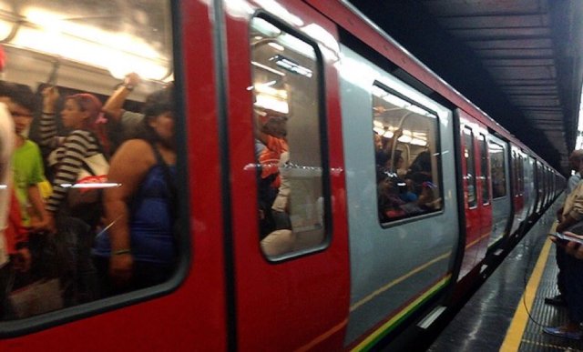 El Metro de Caracas evalúa cambiar el horario los fines de semana | Foto @RCTVenlinea