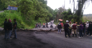 Reportan cierre de carretera Trasandina por protesta de vecinos