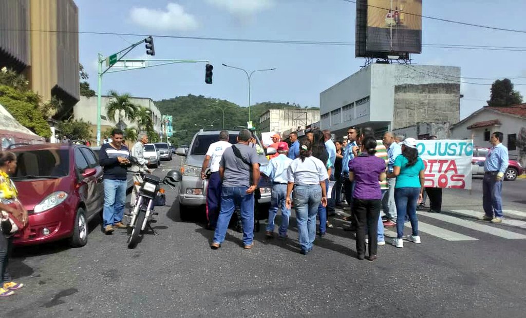 Trabajadores de Corpoelec-Carabobo protestan por sueldos dignos #27Jun (video)