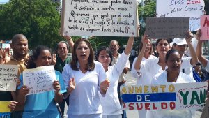 Trabajadores del sector salud en Barquisimeto protestan para exigir salarios dignos #20Jun (fotos)