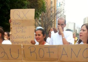Protesta de enfermeros de la Maternidad Concepción Palacios #26Jun (fotos)