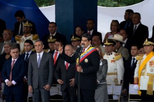 Maduro ratifica a la cúpula de su mando militar y a Padrino López como Ministro