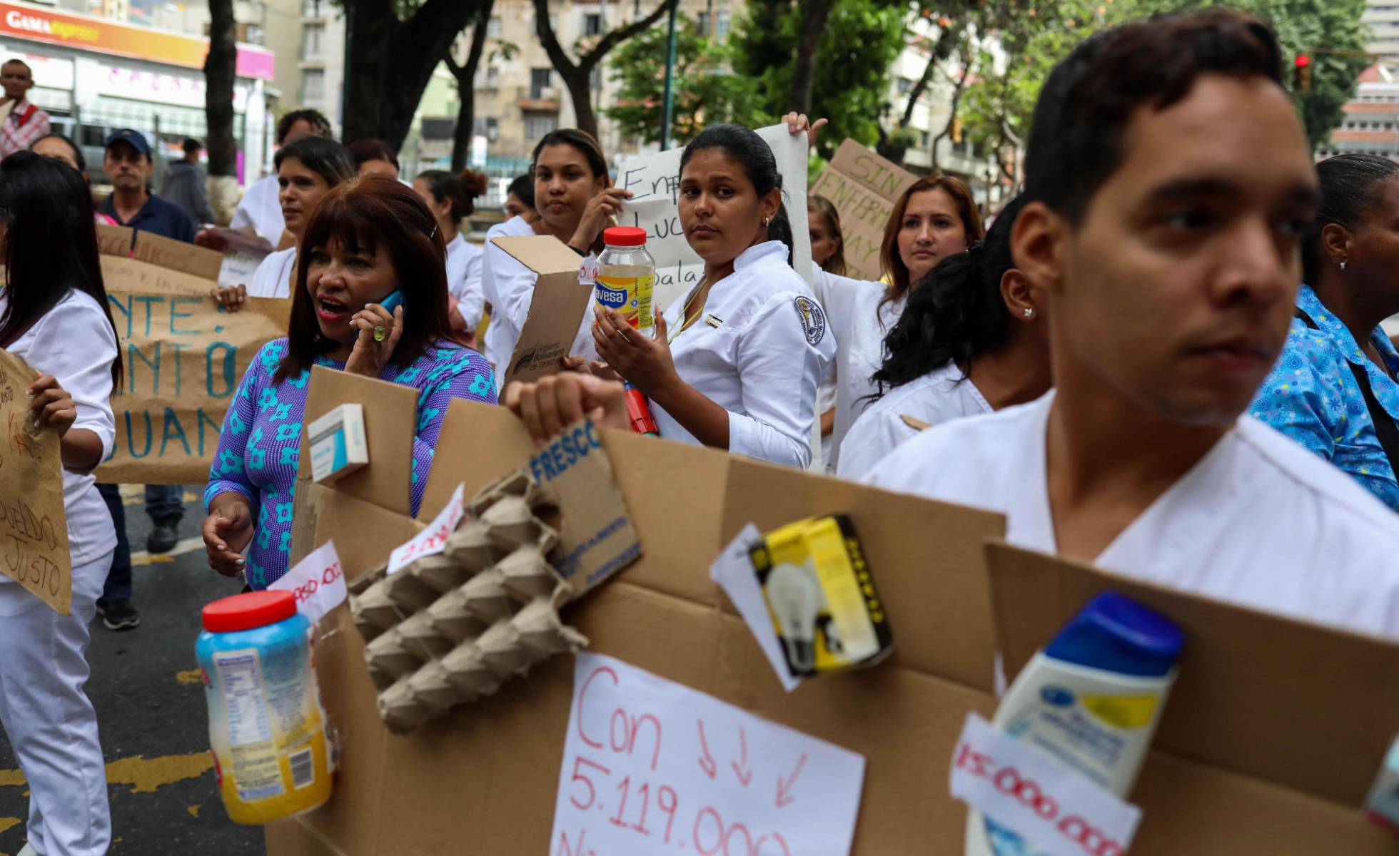 Hospitales y universidades de Venezuela persisten en conflicto laboral