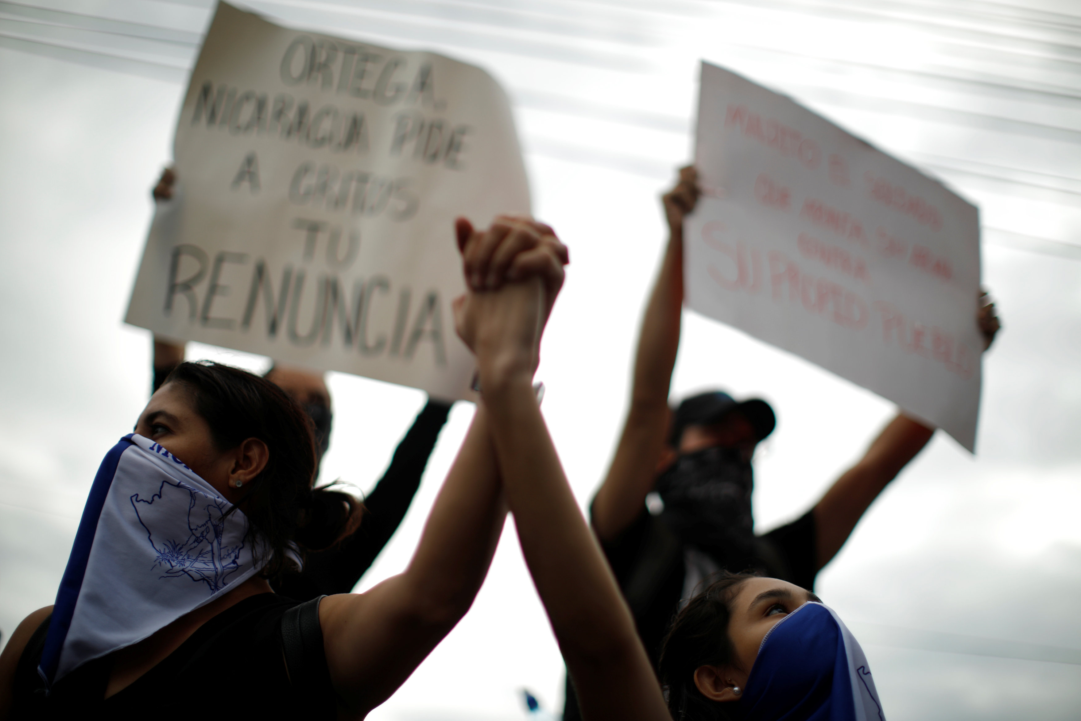 Muere joven en ataque de fuerzas de Ortega contra parroquia en Managua