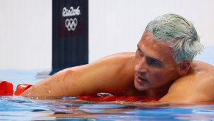 Nadador estadounidense Ryan Lochte es suspendido 14 meses por violar ley antidopaje