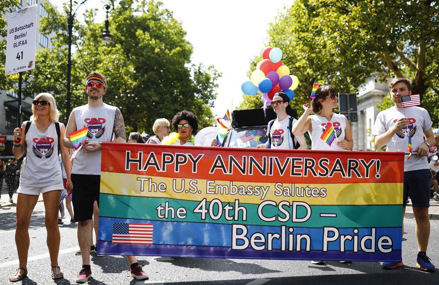Calles de Berlín aborratadas durante desfile por el día del orgullo gay (Fotos)