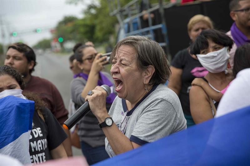 Grupo de mujeres de Nicaragua pide al Ejército que desarme a parapolicías