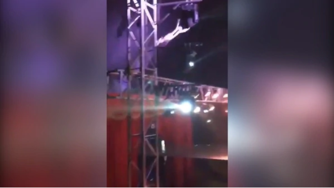Dramático accidente en un circo en Chile: El “hombre bala” le erró al blanco y cayó sobre un payaso (Video)
