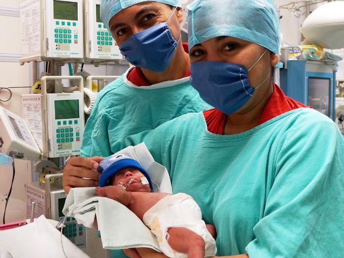 En México, un bebé nace 14 días después del parto espontáneo de su gemelo