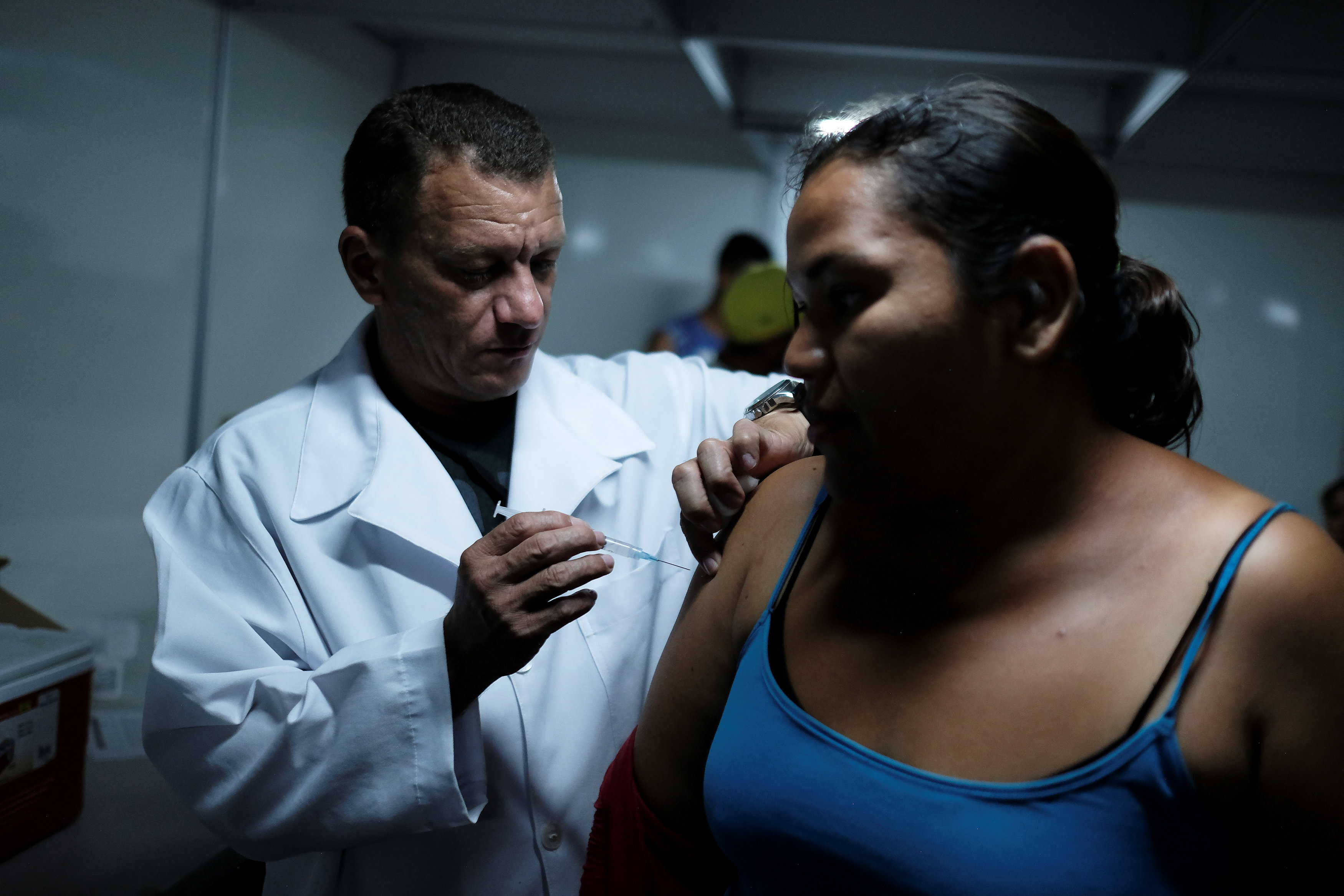 Brasil defiende vacunación obligatoria a venezolanos para frenar sarampión