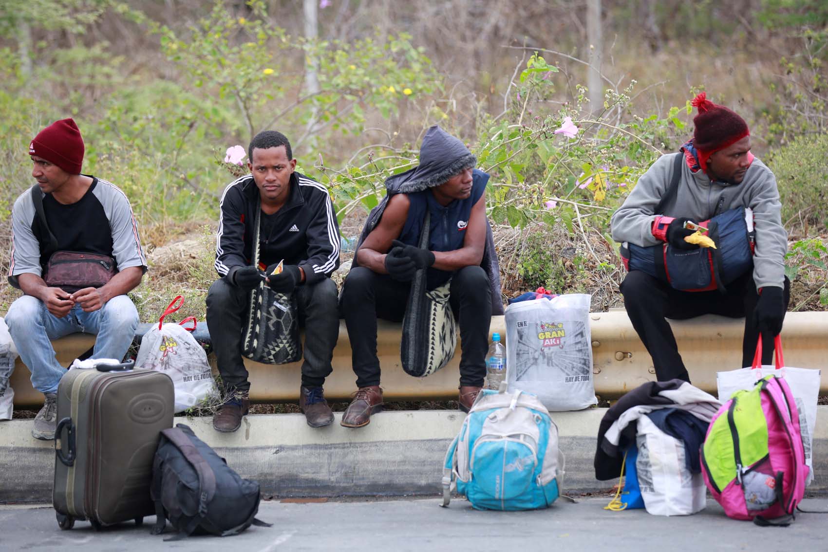 Al menos mil venezolanos esperan entrar a Perú antes de la exigencia de pasaporte
