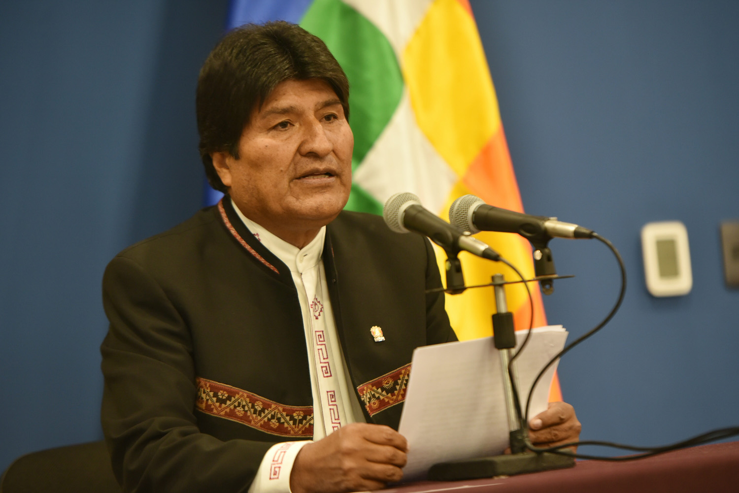 Evo Morales acepta ayuda internacional y suspende campaña electoral por incendios forestales