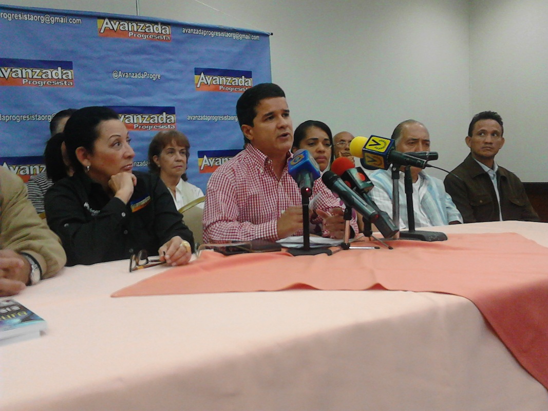 Luis Augusto Romero: El Gobierno ha llevado a Venezuela a las puertas de una debacle económica