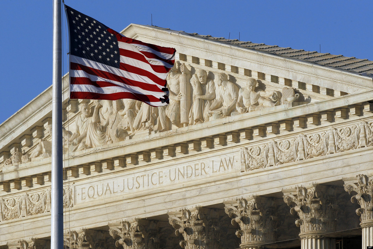 Insólita filtración de la Corte Suprema de EEUU sugiere el fin del aborto como derecho constitucional