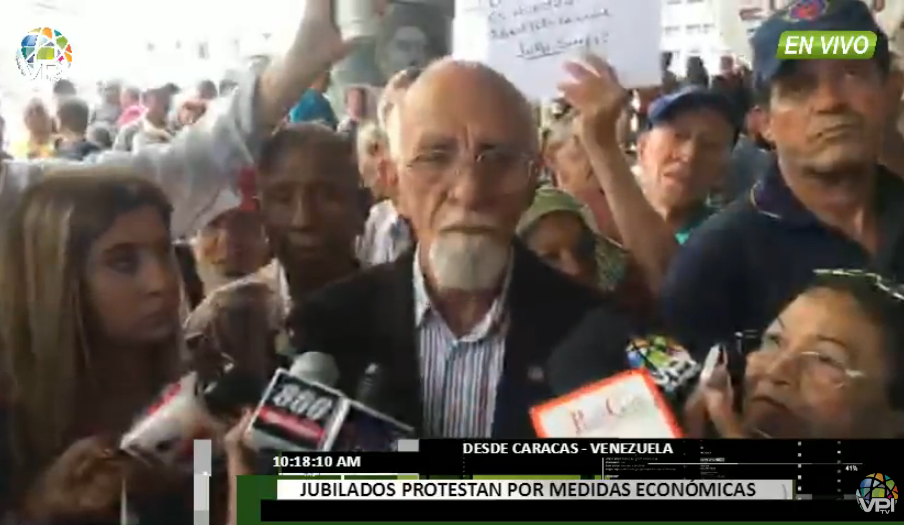 Pensionados y jubilados protestan contra el #Madurazo frente al Ivss  #29Ago