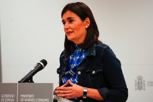 Dimite la ministra española de Sanidad por irregularidades en título universitario