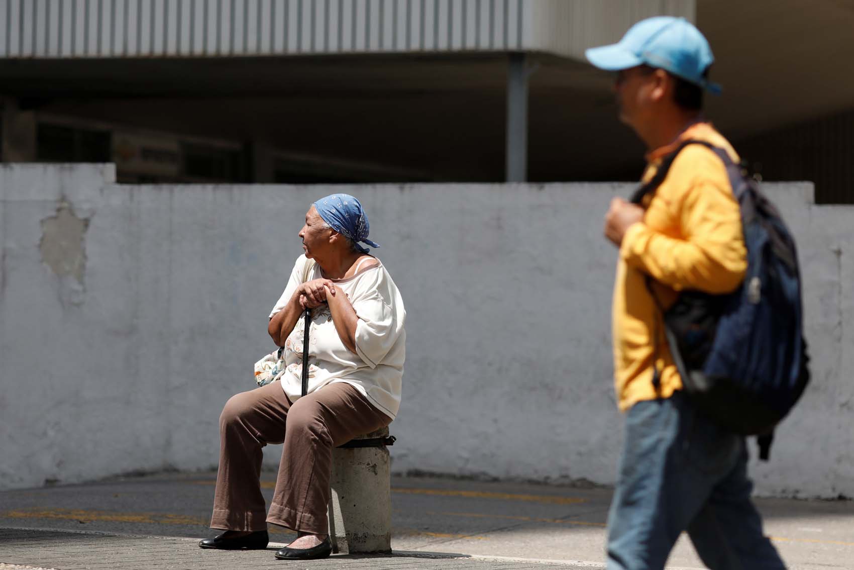 Pensionados seguirán en las calles hasta lograr la restitución de sus contratos colectivos